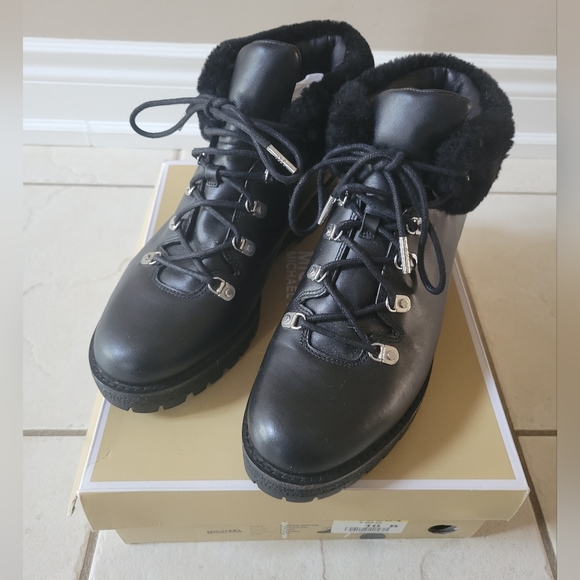 Michael Kors winter putnam bootie - Picture 1 of 4